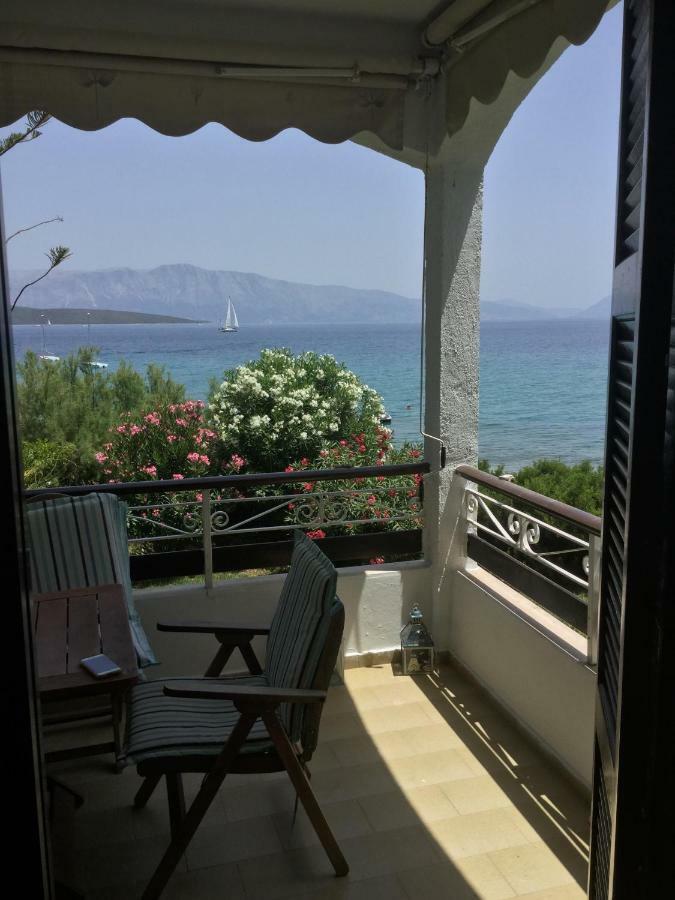 Lefkada Beachfront Apartment Nikiána Kültér fotó